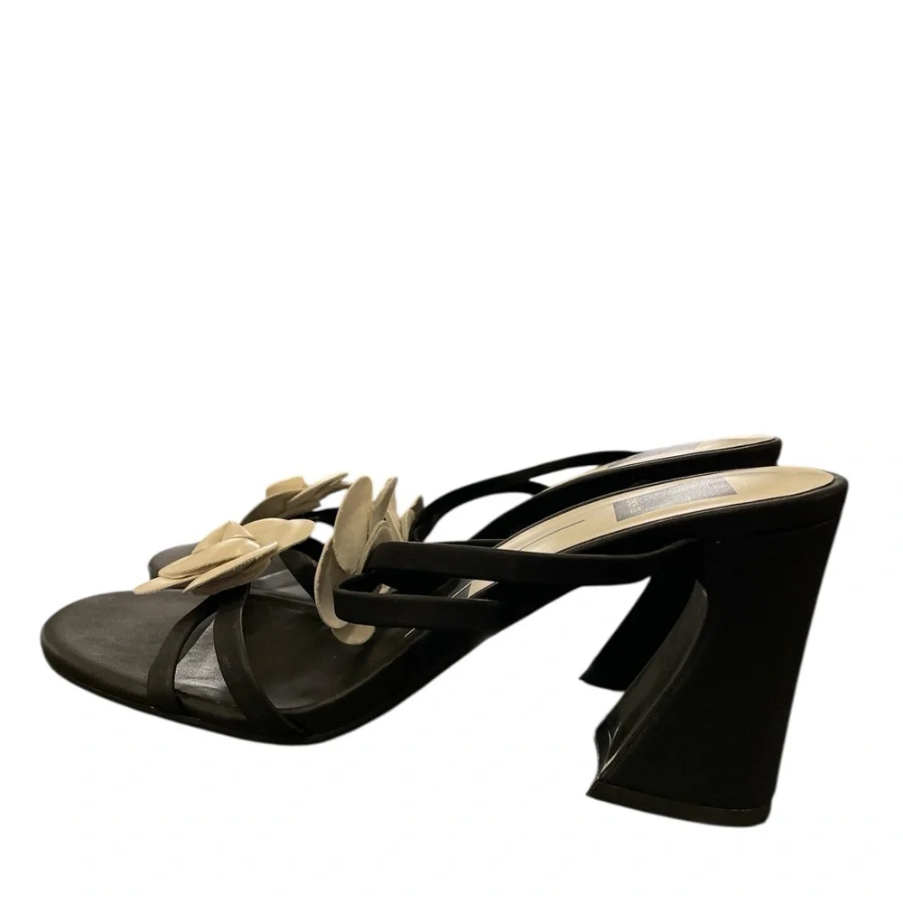 Dolce Vita Briah Pump Sandal Black with White Flower Applications Size 6.5
